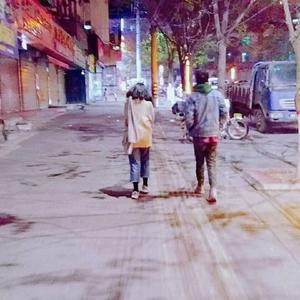 帅小伙男男裸体按摩视频
